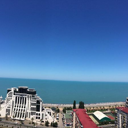 Deluxe Apartments On First Line Batumi Exterior foto